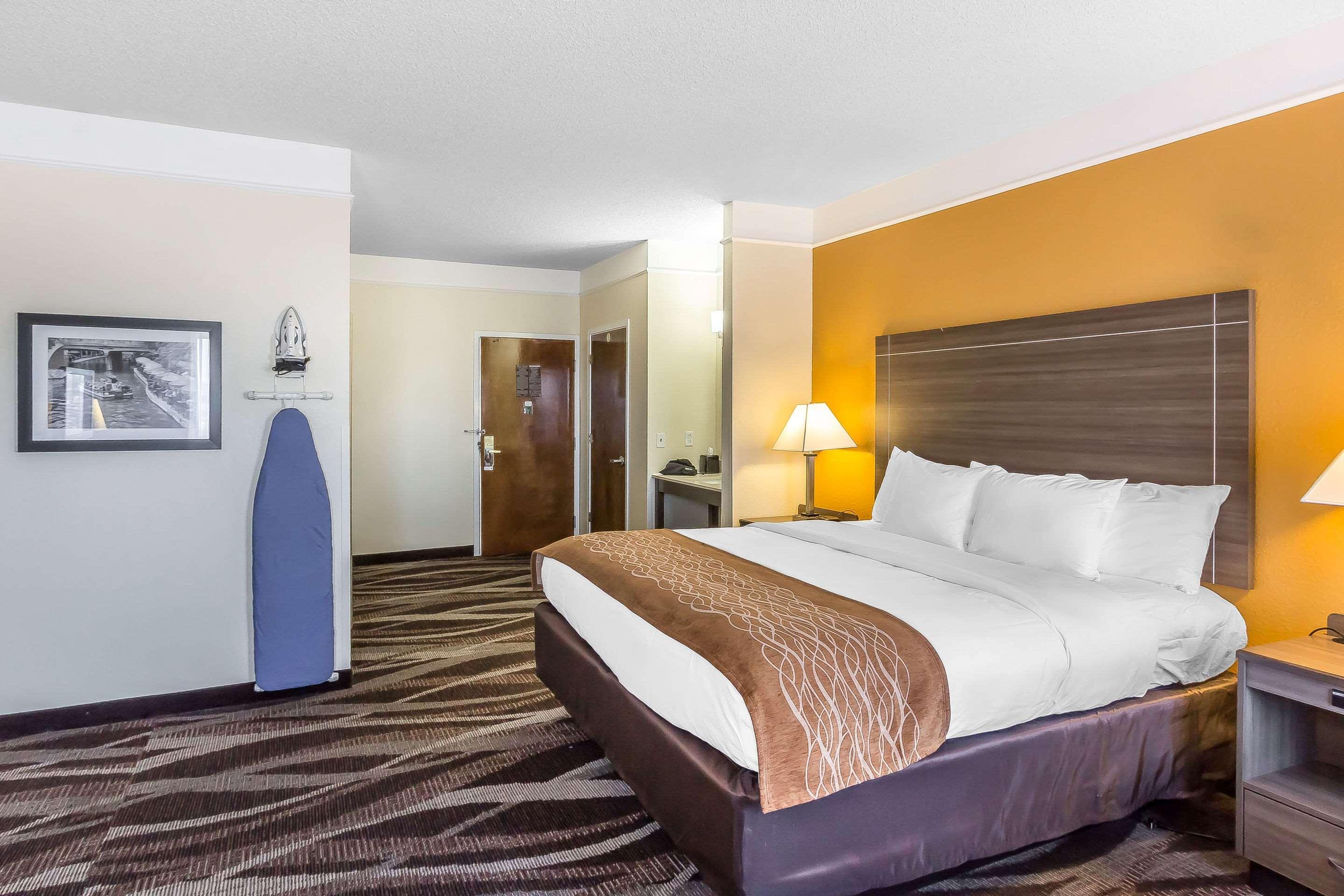 Comfort Inn Near Frost Bank Center San Antonio Buitenkant foto