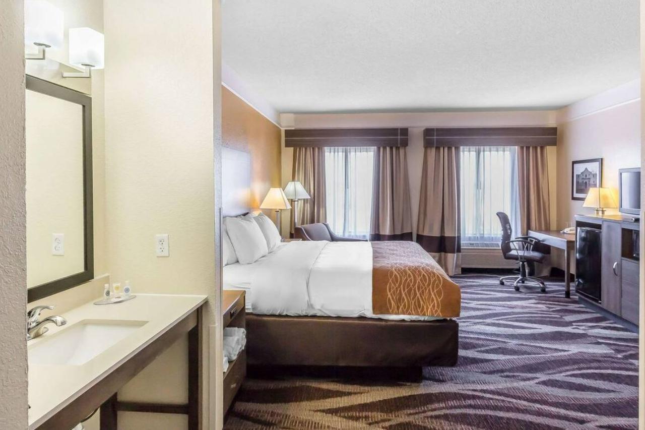Comfort Inn Near Frost Bank Center San Antonio Buitenkant foto